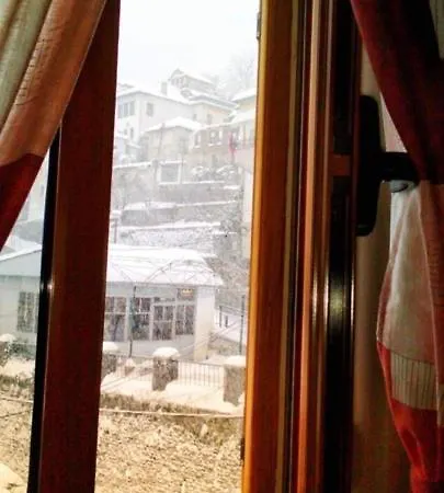 펜션 House Of Art Gjirokastër