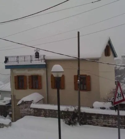 펜션 House Of Art Gjirokastër